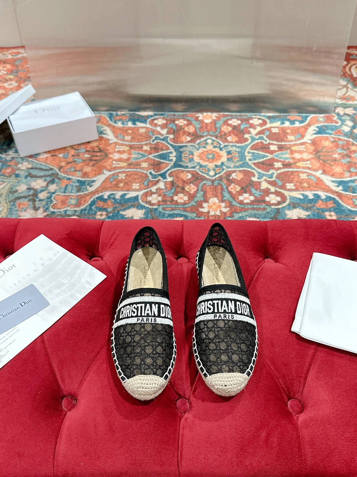 👟👟Ex-factory price 440👟👟 Dior DIOR's new popular early spring fisherman shoes 🆕 Simple, elegant and fashionable, timeless and timeless, it is a classic that will never fade away in the fashion circle, retro fisherman shoes. Original hand-woven surface, electric embroidery technology! Specific cloth surface and rubber outsole. Code number: 35-39 (40.41 customized, non-refundable)
